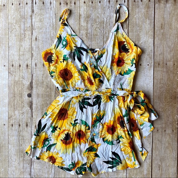 SHEIN Pants - 3/$15 Shein sunflower v-neck summer romper shorts